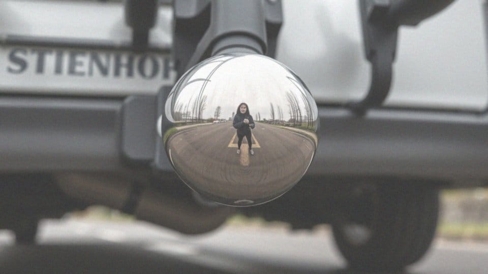 Jakie jest dopuszczalne nacisk pionowy na kulę haka?