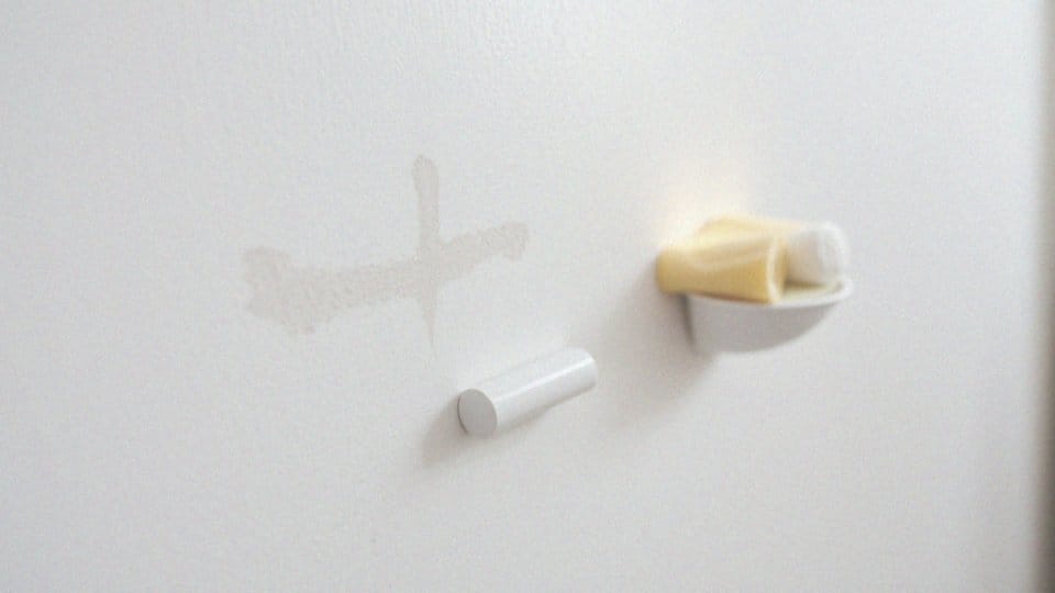 Czym zmyć ołówek ze ściany? Skuteczne metody i porady